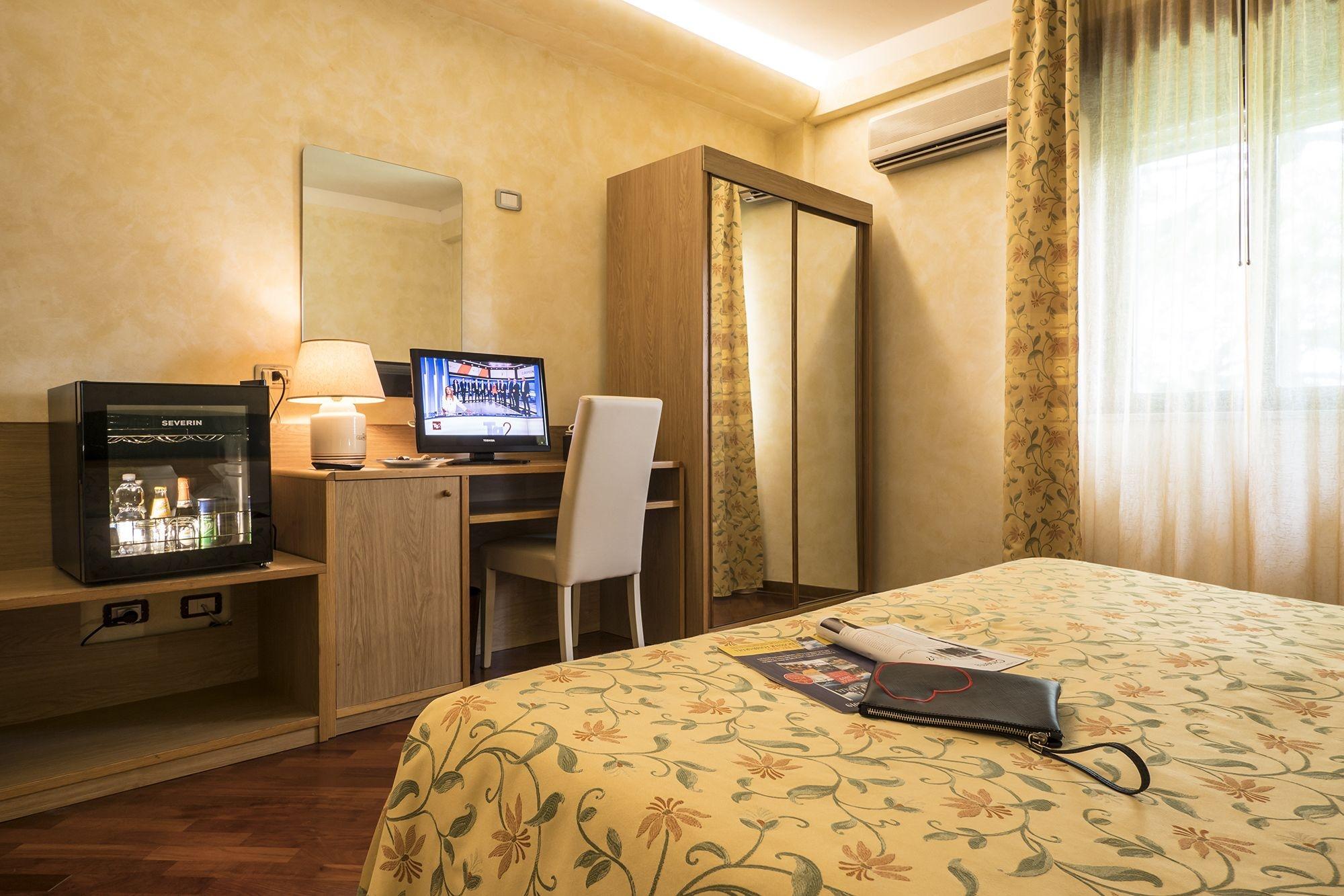 Hotel Vega Perugia Bagian luar foto