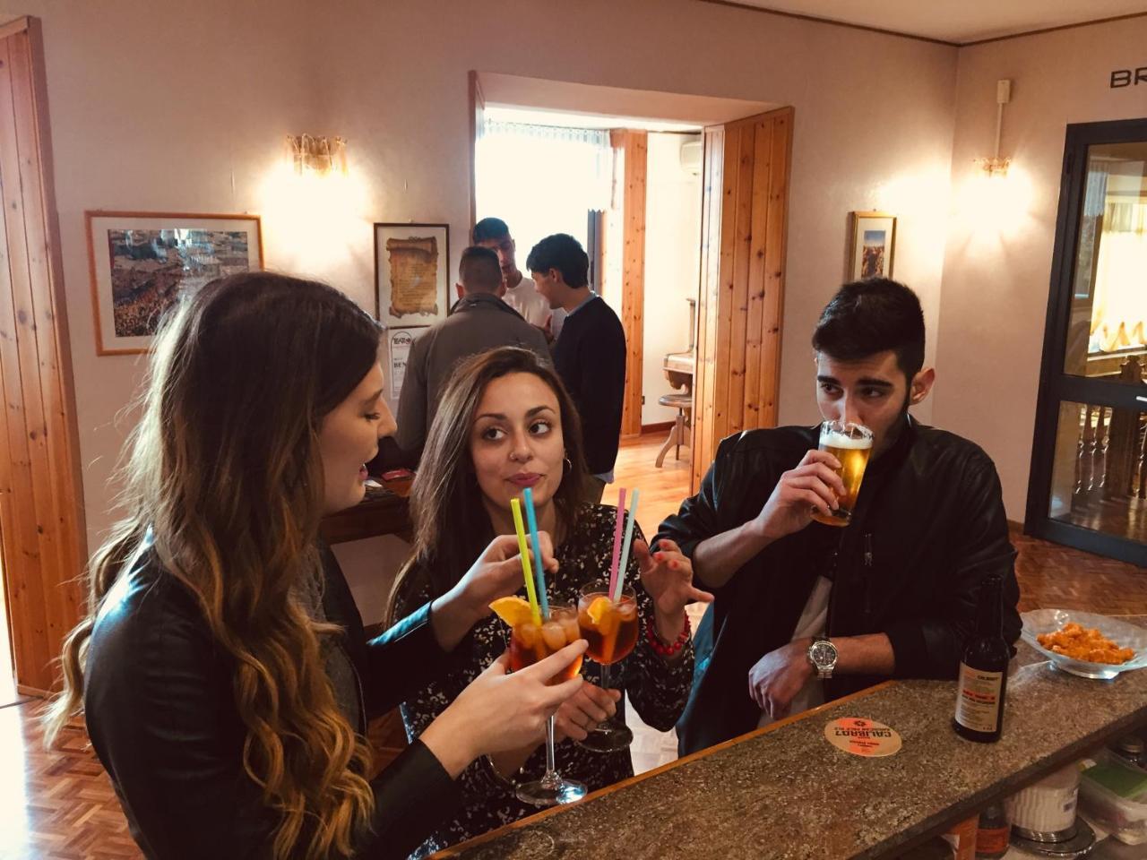 Hotel Vega Perugia Bagian luar foto