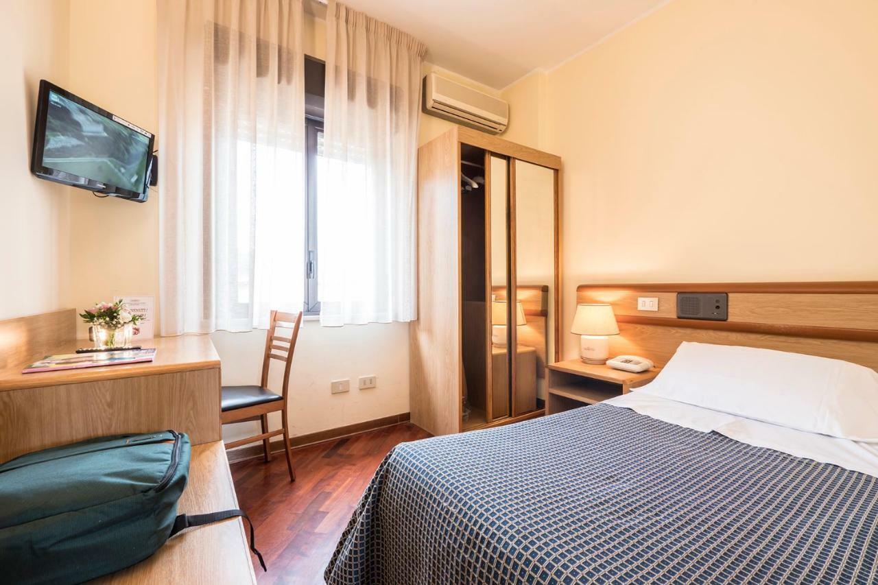Hotel Vega Perugia Bagian luar foto