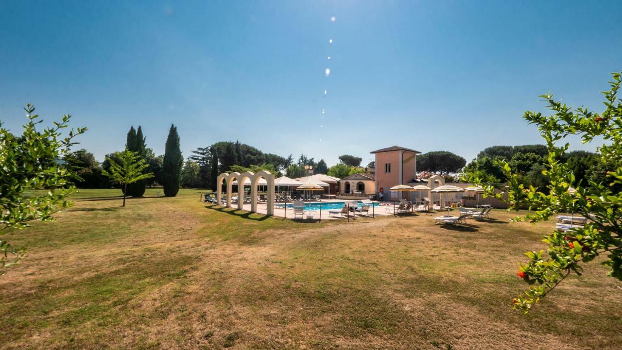 Hotel Vega Perugia Bagian luar foto