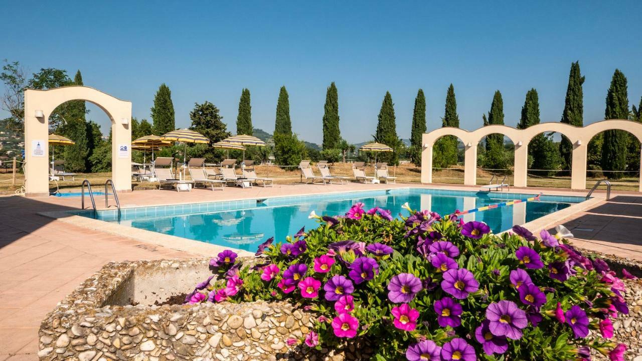 Hotel Vega Perugia Bagian luar foto